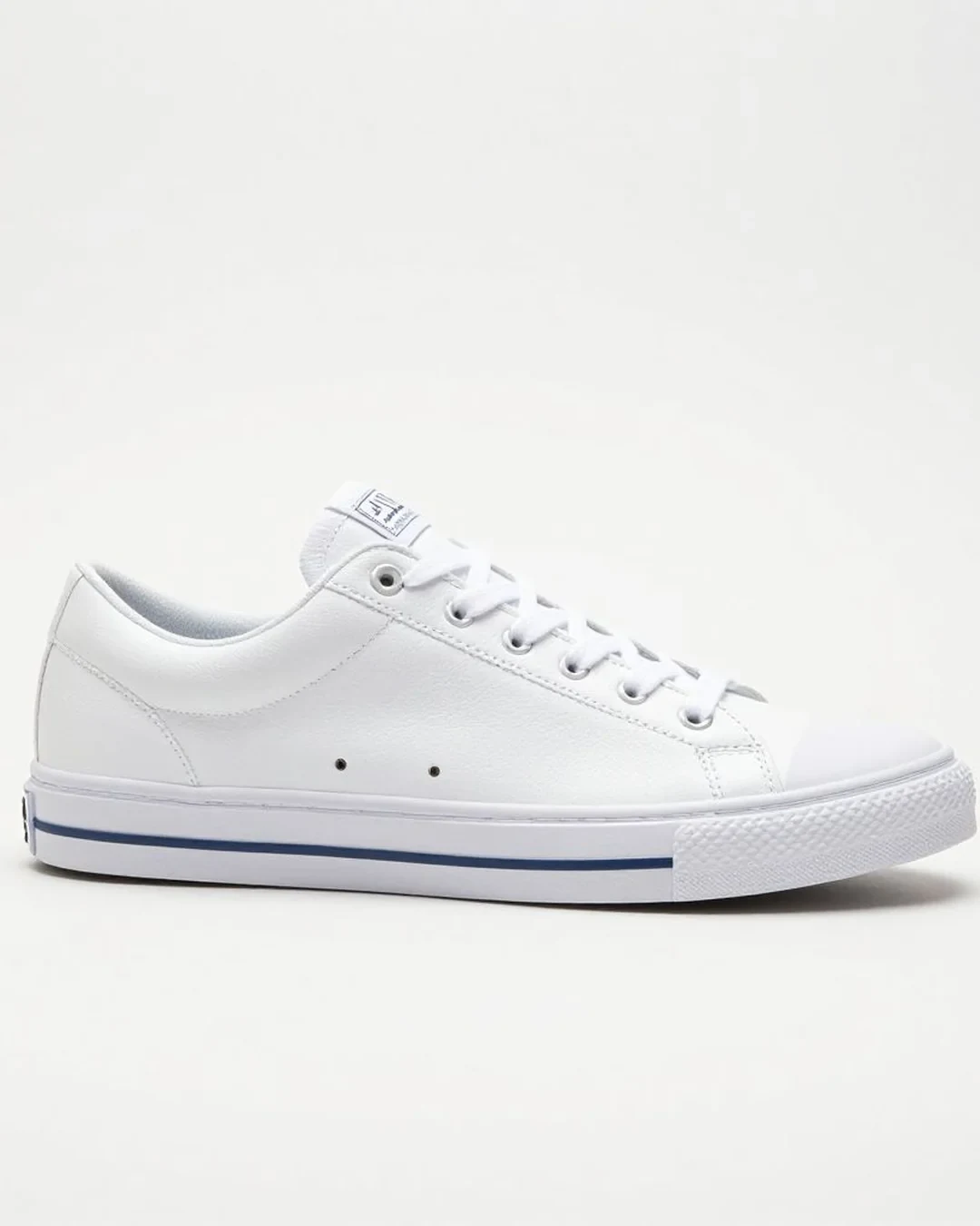 White leather low-top sneaker, plain product photo