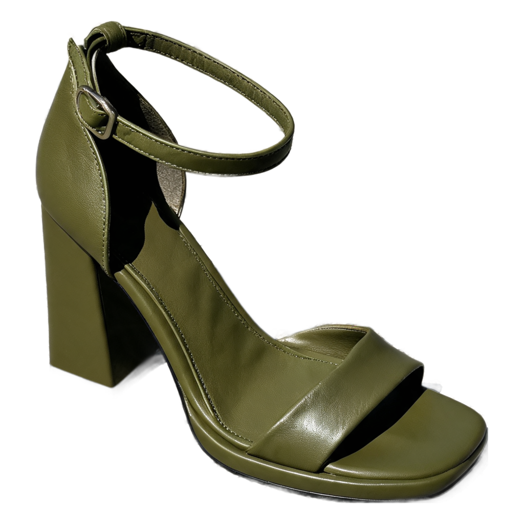 Rendered shoe — White-Background Standardizer