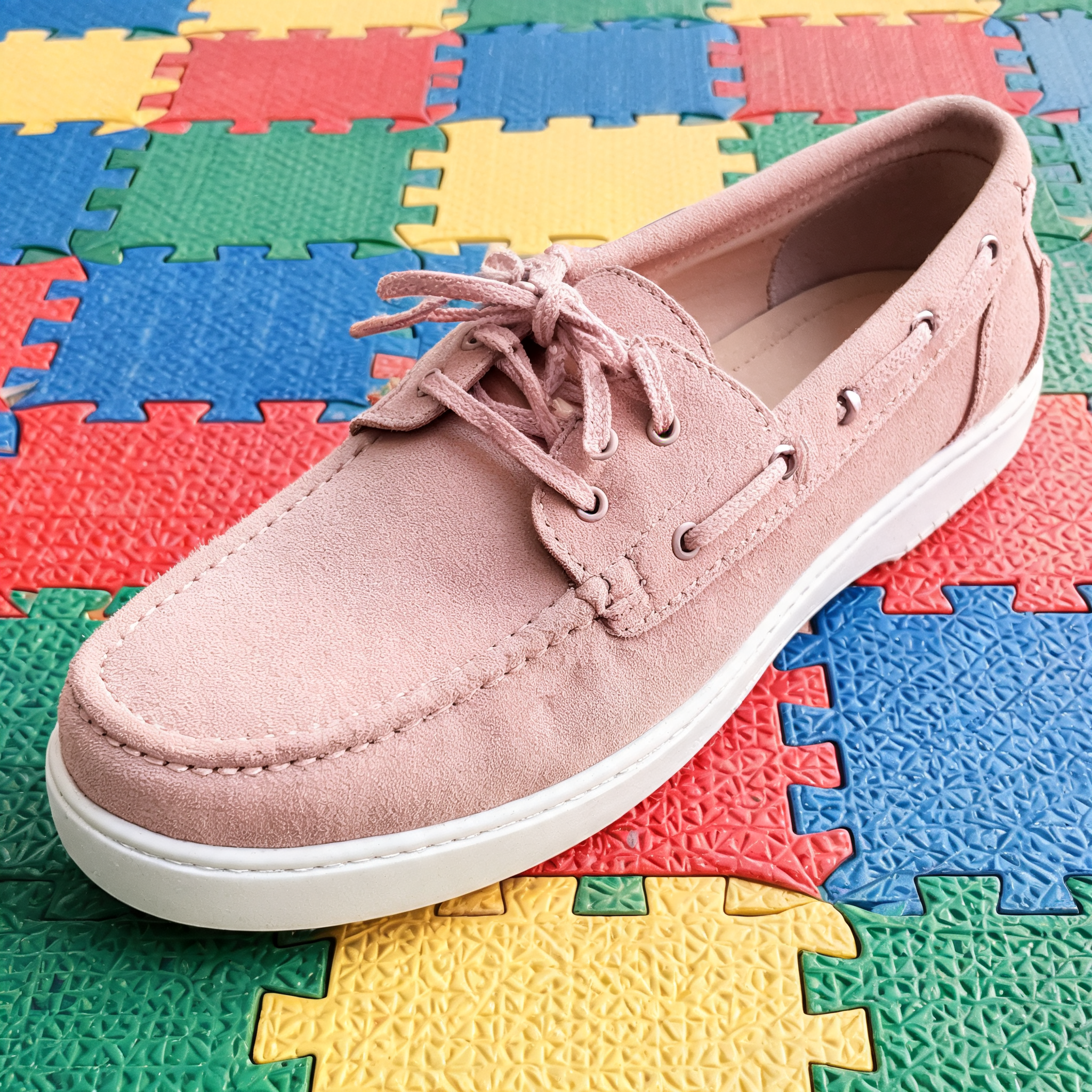 Input shoe for White-Background Standardizer